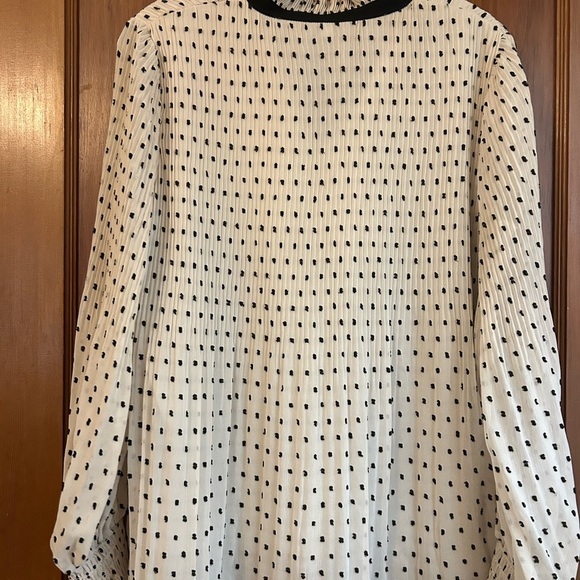 Max Studio Pleated Accordion Polka Dot Blouse - Picture 2 of 3